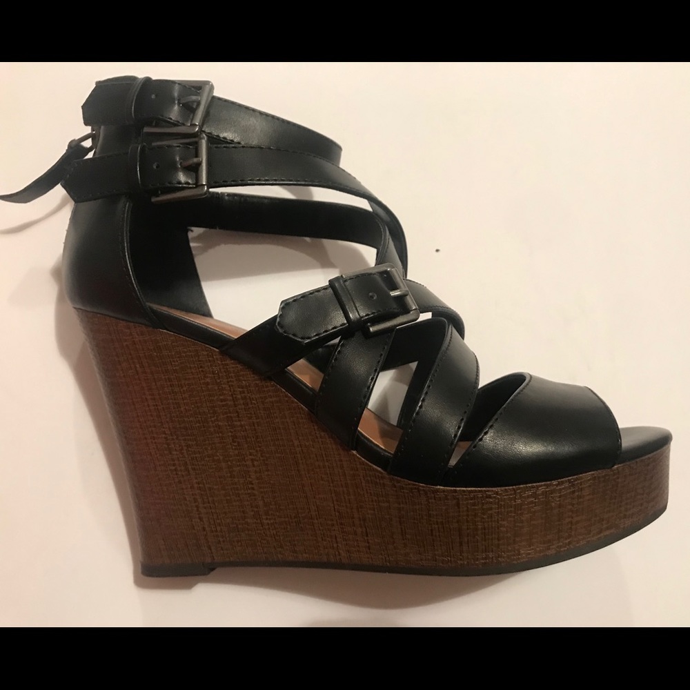 Wedge Heel Wood Decoration Buckle Shoes Sandals
